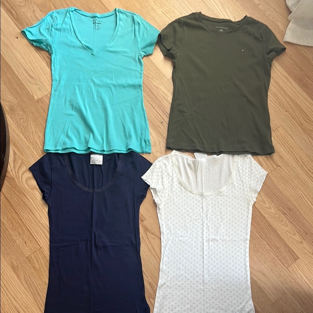 4 T-shirts- Tommy Hilfiger/Old Navy/Arizona